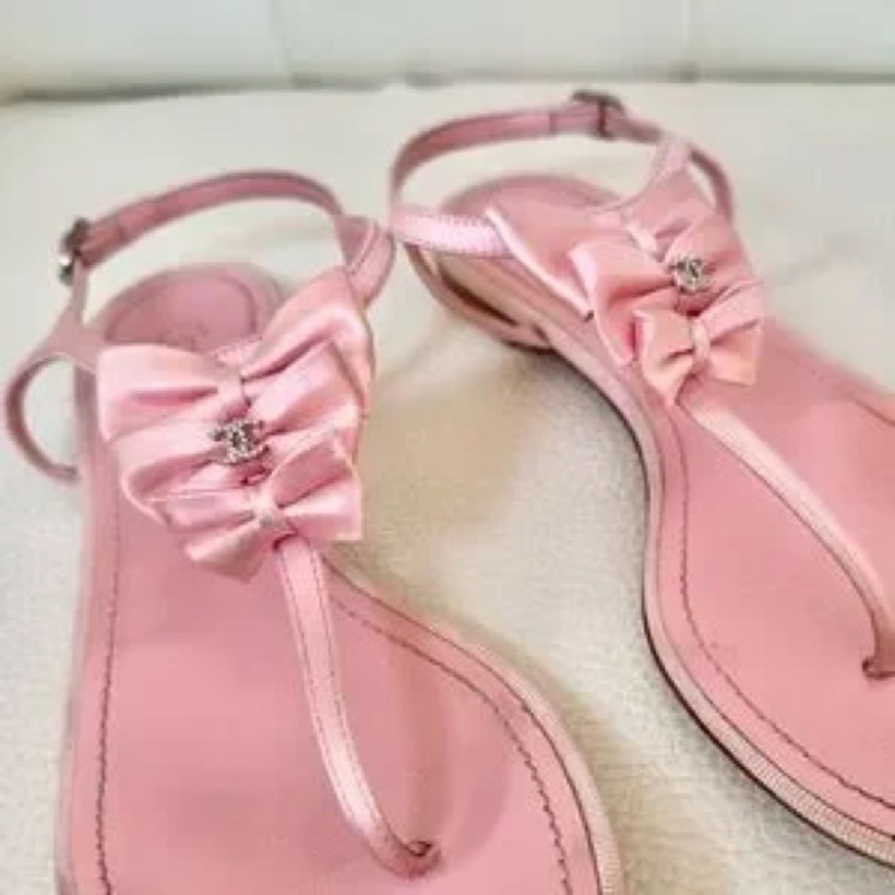 Chanel Pink Sandals with Bow Accent sz 40.5